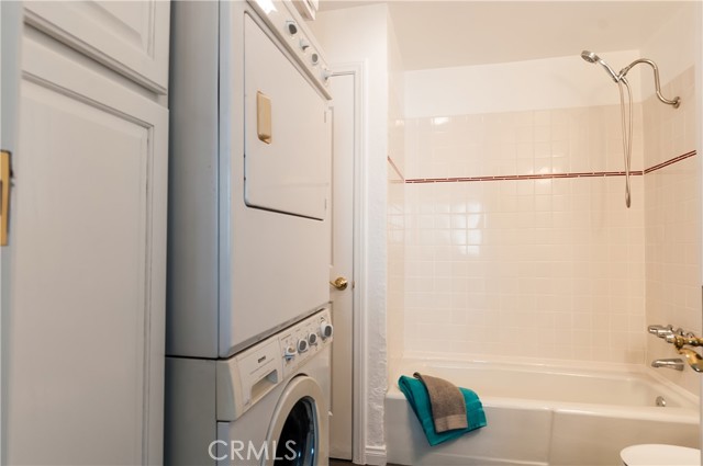 Detail Gallery Image 7 of 8 For 328 Rosecrans Ave, Manhattan Beach,  CA 90266 - 1 Beds | 1 Baths