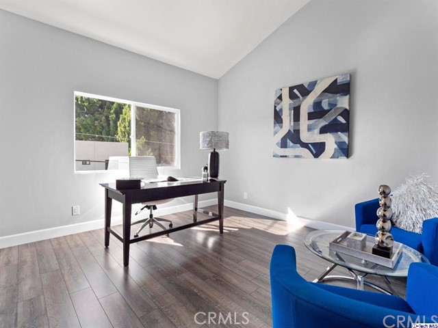 2 Bed Home for Sale in Studio City, California