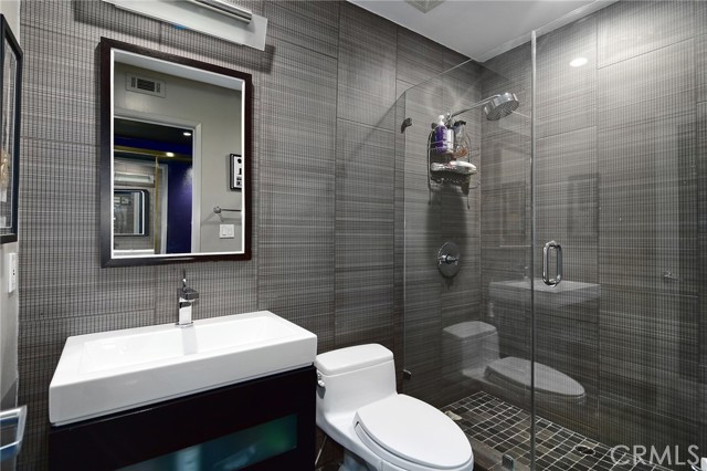 3757 Coldstream, Tarzana CA: https://media.crmls.org/medias/4382a07b-ab61-4799-98be-481f738c4e95.jpg