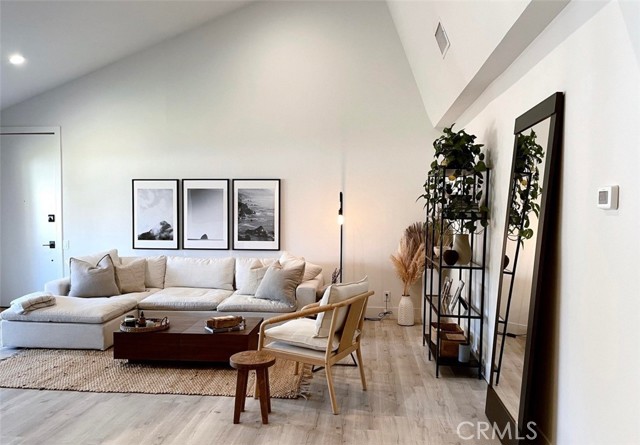 Detail Gallery Image 2 of 15 For 31554 Agoura Rd #3,  Westlake Village,  CA 91361 - 1 Beds | 1 Baths