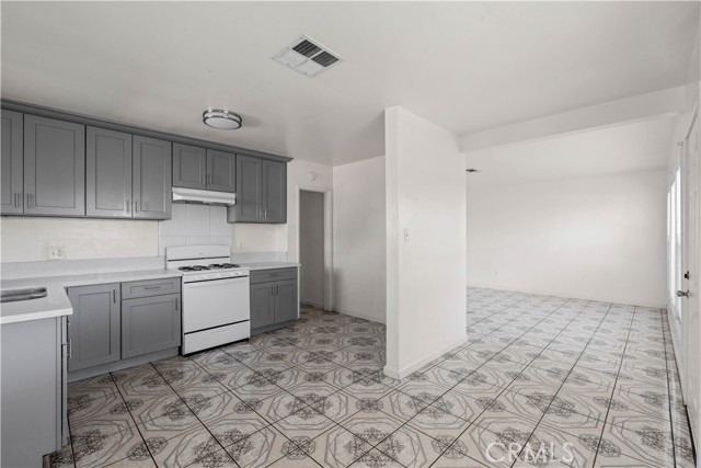 Detail Gallery Image 9 of 25 For 2135 Down, Riverside,  CA 92507 - 4 Beds | 2 Baths