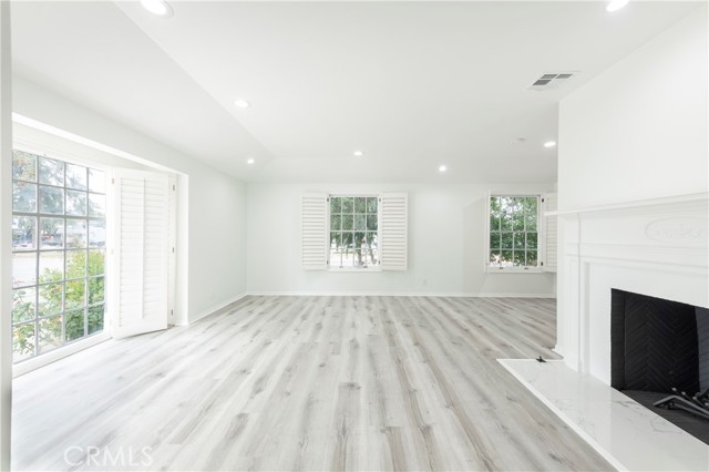 Detail Gallery Image 6 of 31 For 4168 Mary Ellen Ave, Studio City,  CA 91604 - 3 Beds | 2/1 Baths