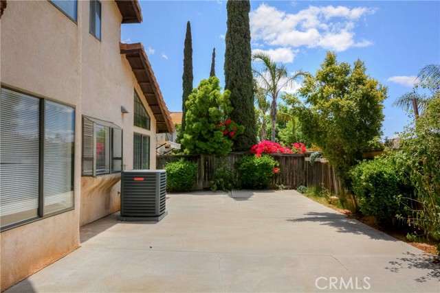 10685 Ridgefield, Moreno Valley CA: https://media.crmls.org/medias/4383e6d2-7607-490e-9729-db26811a4fd3.jpg