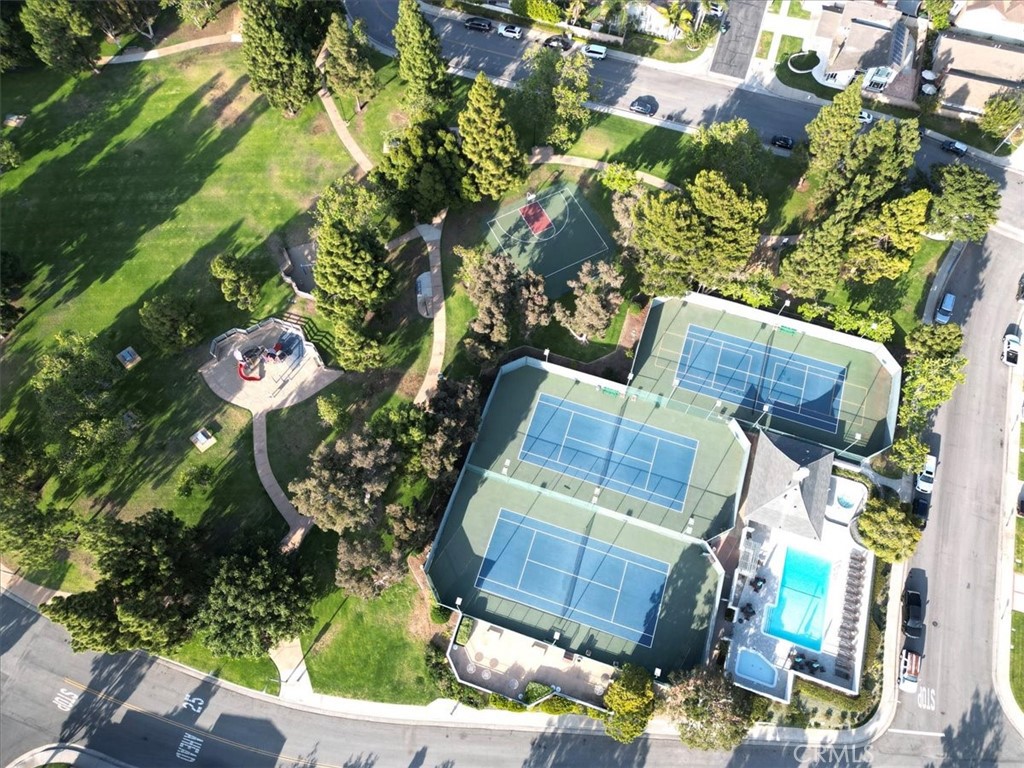 https://media.crmls.org/medias/4383ee31-5167-4f31-9105-972f5c5b8305.jpg?preset=X-Large