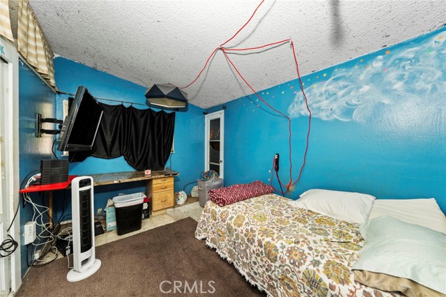 Detail Gallery Image 15 of 41 For 526 Nottingham Ave, Santa Ana,  CA 92703 - 4 Beds | 2 Baths