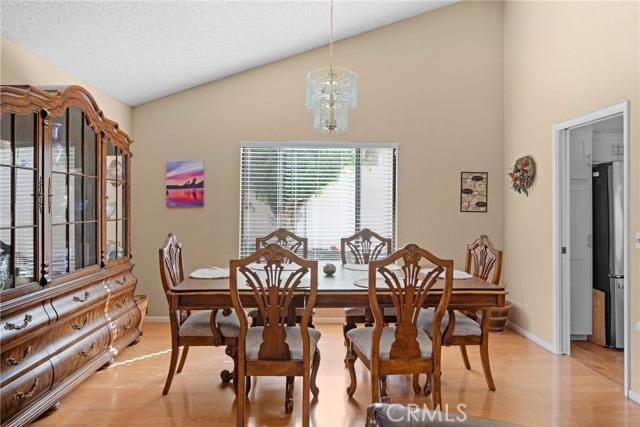 Detail Gallery Image 16 of 33 For 586 Meadowbrook Dr, Santa Maria,  CA 93455 - 4 Beds | 2/1 Baths