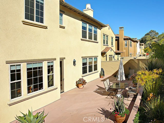 MLS #OC25079893 img 1