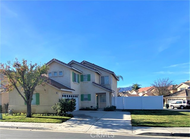 934 Primrose Ln, Corona, CA 92878