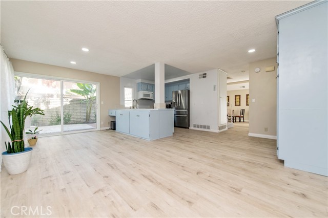12441 Interior Circle, Los Alamitos CA: https://media.crmls.org/medias/43865caf-ce17-4e10-9153-f953ffb6c1f3.jpg