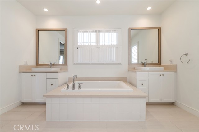 Detail Gallery Image 26 of 36 For 184 Villa, Irvine,  CA 92602 - 4 Beds | 3 Baths