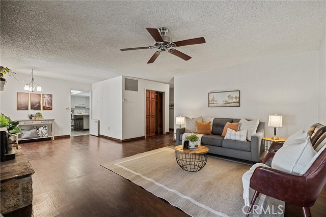 657 Villa Drive, Chico CA: https://media.crmls.org/medias/43873253-c5c5-44b2-aac9-c144904ed54c.jpg