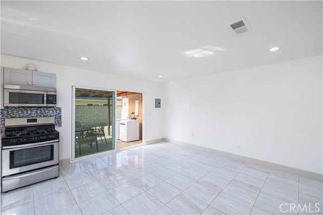 Detail Gallery Image 16 of 29 For 8902 Mcclure Ave, Westminster,  CA 92683 - 5 Beds | 3 Baths