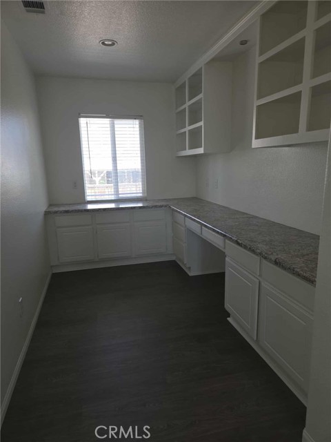 Detail Gallery Image 11 of 17 For 26470 Bay, Moreno Valley,  CA 92555 - 4 Beds | 3 Baths