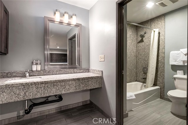 Image 7 of 13 For 1717 Vermont