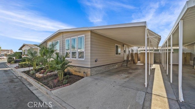 Detail Gallery Image 3 of 33 For 14010 Lake Glen Dr #47,  La Mirada,  CA 90638 - 2 Beds | 2 Baths