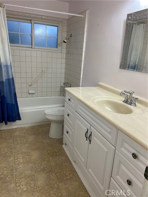 Detail Gallery Image 5 of 12 For 23837 Welby, West Hills,  CA 91307 - 4 Beds | 3 Baths