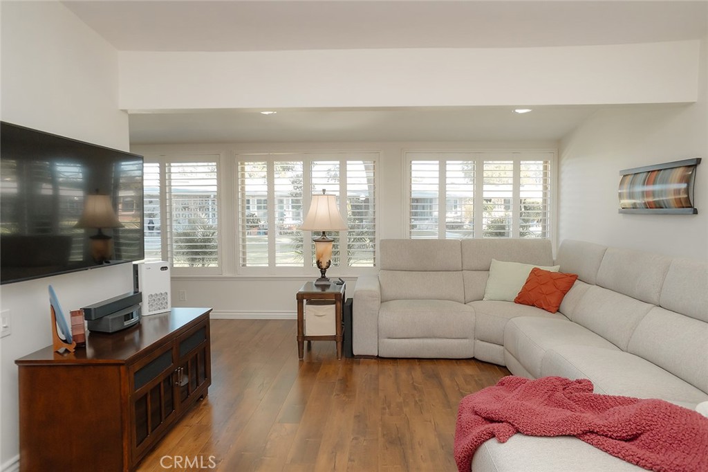 MLS #OC26135778 image #9