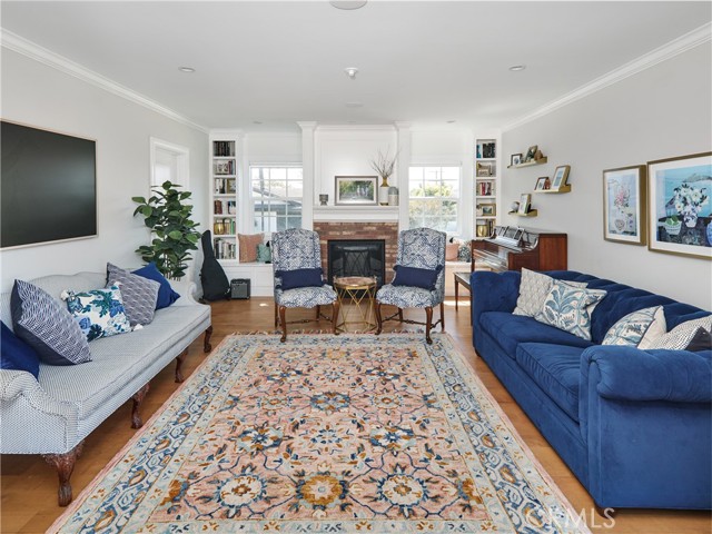 Detail Gallery Image 12 of 43 For 6443 W 81st St, Los Angeles,  CA 90045 - 4 Beds | 4 Baths