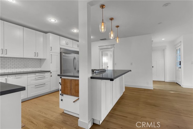 Detail Gallery Image 9 of 33 For 6835 E Parapet, Long Beach,  CA 90808 - 4 Beds | 4 Baths