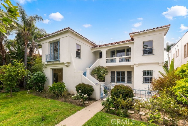 1119 S S Crescent Heights Boulevard, Los Angeles CA: https://media.crmls.org/medias/438a3e0f-8e30-4daf-9235-92facf40ac7c.jpg