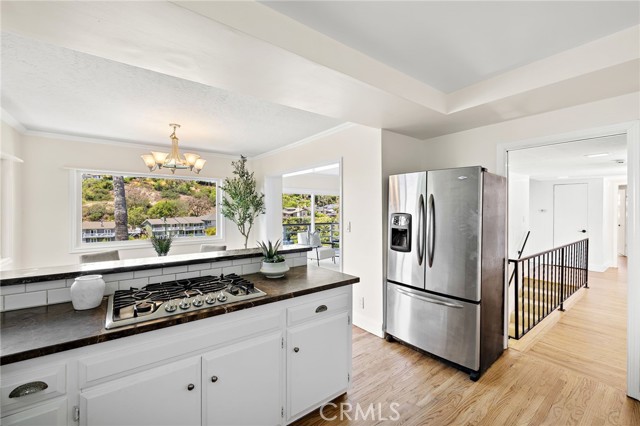Detail Gallery Image 11 of 31 For 1212 Morningside Dr, Laguna Beach,  CA 92651 - 3 Beds | 3 Baths