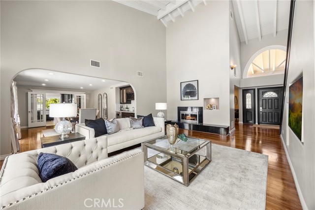 417 W Las Palmas Drive, Fullerton CA: https://media.crmls.org/medias/438aa54b-4e03-47fa-b80d-d5070eafab10.jpg