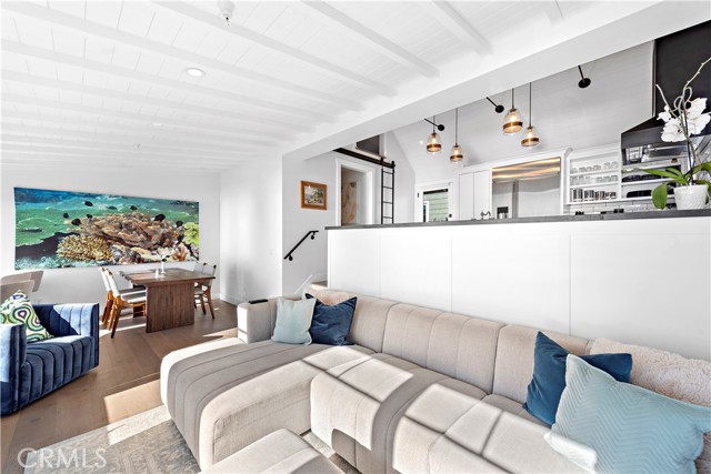 Detail Gallery Image 6 of 61 For 154 Pearl St, Laguna Beach,  CA 92651 - 3 Beds | 3 Baths