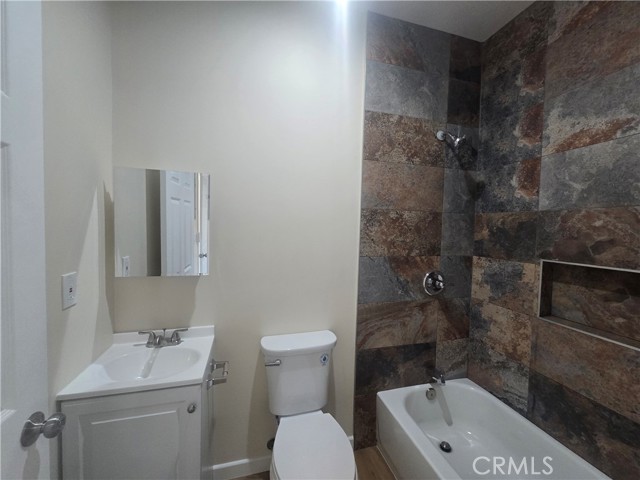 241 2nd Avenue, Upland CA: https://media.crmls.org/medias/438b24ef-2267-41e0-8e44-6b9cc5c4d6c2.jpg