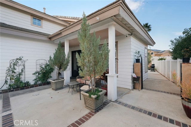 Detail Gallery Image 8 of 42 For 29113 Shorecliff Dr, Lake Elsinore,  CA 92530 - 4 Beds | 2/1 Baths