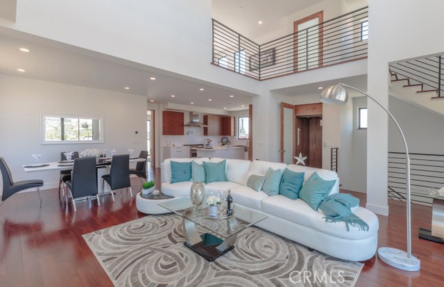 521 Gertruda, Redondo Beach, California 90277, 3 Bedrooms Bedrooms, ,3 BathroomsBathrooms,Residential,Sold,Gertruda,PV17159971