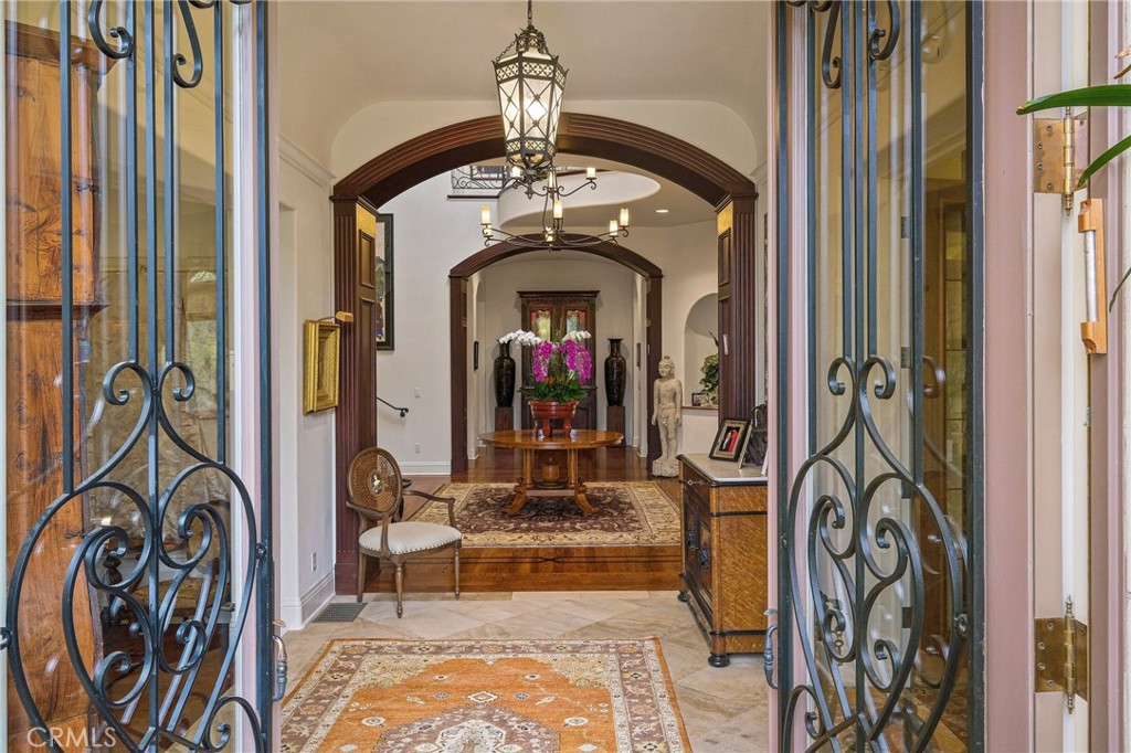 MLS #SR25238686 img 2