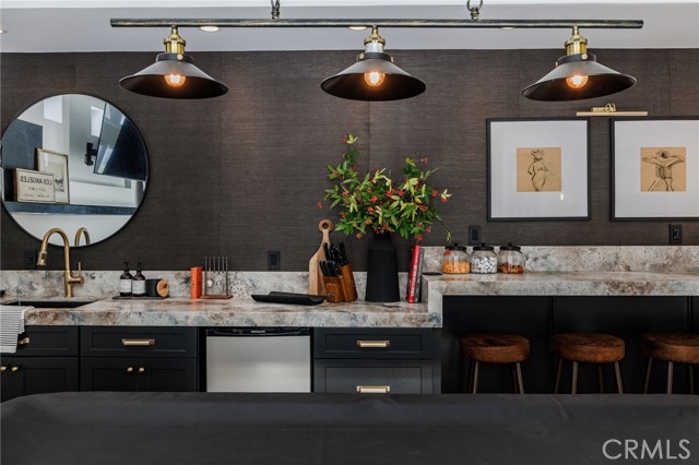 1111 Manhattan Ave, Hermosa Beach CA: https://media.crmls.org/medias/438bd290-fc64-49ec-88d9-acddc1f93cc6.jpg