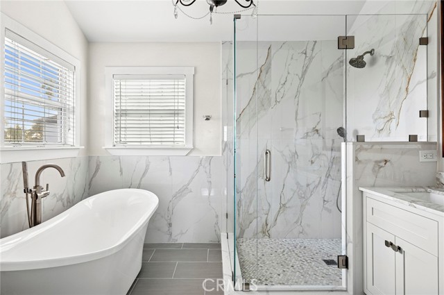 Detail Gallery Image 14 of 28 For 201 E 21st St, Costa Mesa,  CA 92627 - 3 Beds | 2/1 Baths