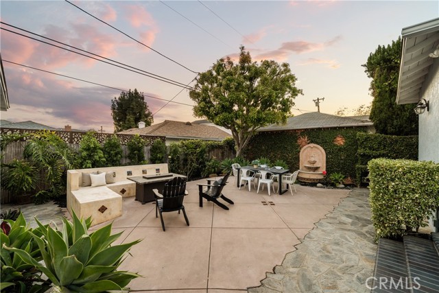 Detail Gallery Image 9 of 25 For 7737 Denrock, Westchester,  CA 90045 - 4 Beds | 4 Baths