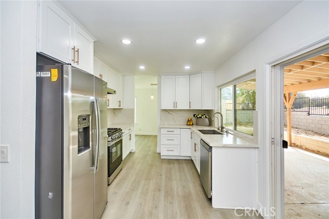 Detail Gallery Image 15 of 37 For 2028 E Lainie St, West Covina,  CA 91792 - 4 Beds | 3 Baths