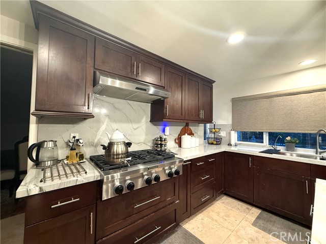 Detail Gallery Image 6 of 22 For 548 Sycamore Ave, Fullerton,  CA 92831 - 4 Beds | 3 Baths