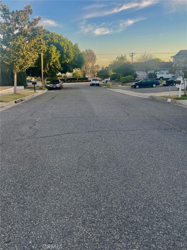 https://media.crmls.org/medias/438f5d44-5e3f-481d-a7e4-a797274d8a4a.jpg?preset=X-Large