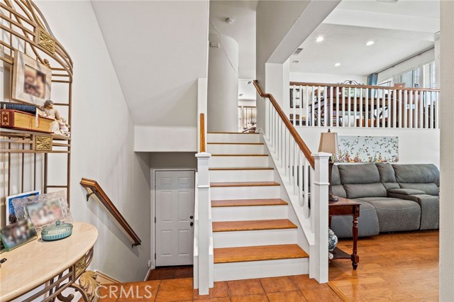 Detail Gallery Image 13 of 41 For 24014 Bridgeport Ln #42,  Valencia,  CA 91355 - 3 Beds | 3 Baths