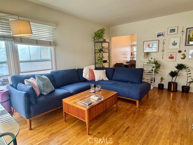 1302 Bonnie Brae Street, Hermosa Beach CA: https://media.crmls.org/medias/438fd7da-6c0d-49de-89f1-a8482afb7381.jpg