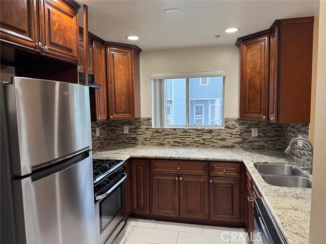 13054 Sycamore Village Dr., Norwalk CA: https://media.crmls.org/medias/438ff26d-f140-46ba-a010-b3c33eb72ae5.jpg