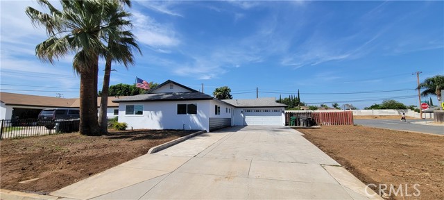 Detail Gallery Image 1 of 19 For 3355 Debbie Ln, Riverside,  CA 92501 - 4 Beds | 2 Baths