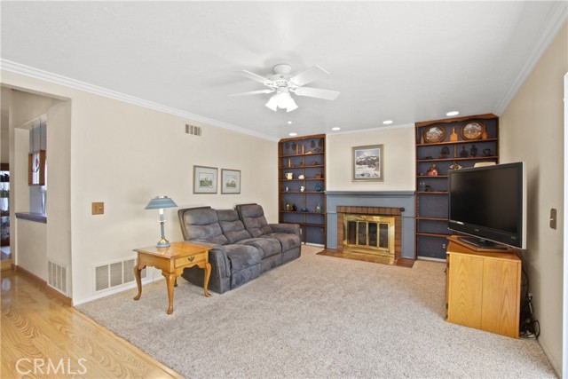 20392 Densmore Lane, Huntington Beach CA: https://media.crmls.org/medias/4390ce51-c23d-4a3a-8ccc-9eb81ee335b6.jpg