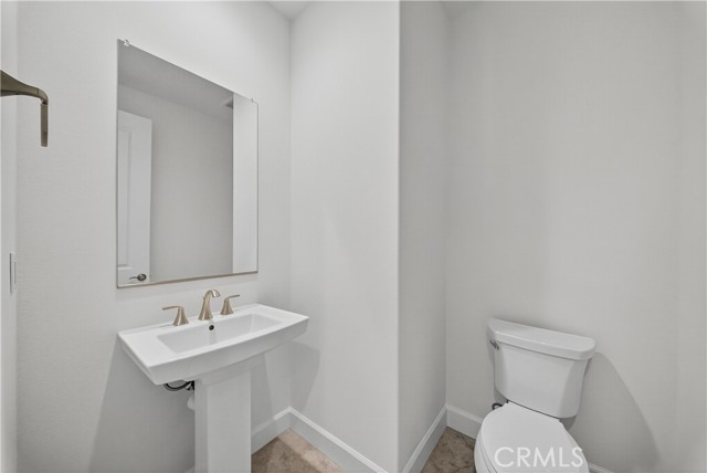 21219 Currant Ct, Chatsworth CA: https://media.crmls.org/medias/43918a3d-65dc-4b57-a96b-b346deeed291.jpg