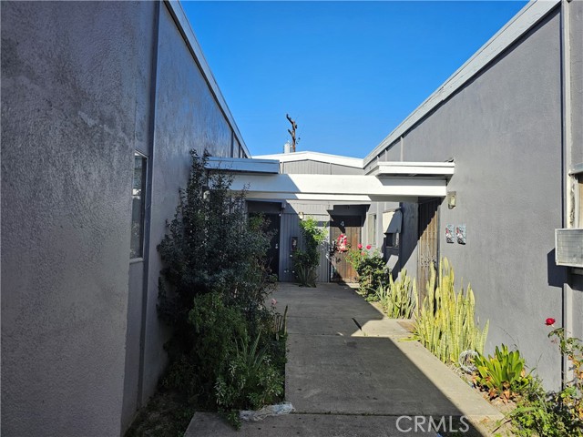 Detail Gallery Image 3 of 5 For 2121 W Catalina, Anaheim,  CA 92801 - – Beds | – Baths