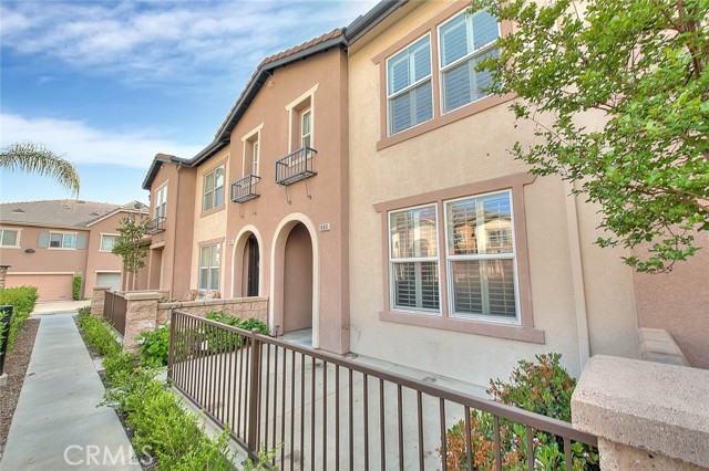 Detail Gallery Image 3 of 44 For 1080 Athens Way, Upland,  CA 91786 - 3 Beds | 2/1 Baths
