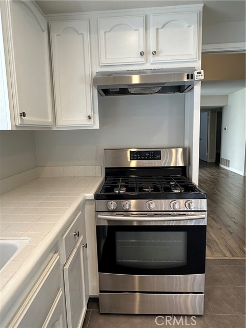 Detail Gallery Image 21 of 52 For 951 S Park Rim Cir, Anaheim Hills,  CA 92807 - 3 Beds | 2 Baths