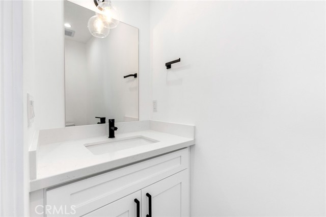 1255 North Gower Street photo 9