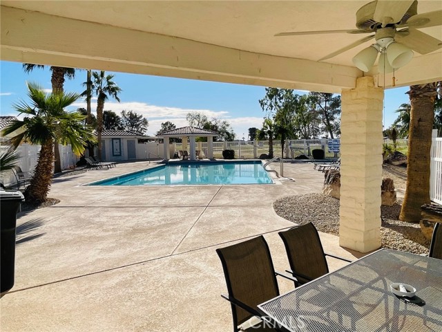 Detail Gallery Image 4 of 30 For 2558 Fairway Dr, Blythe,  CA 92225 - 2 Beds | 2 Baths
