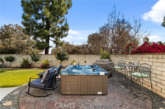 831 Arbor Cir, La Verne CA: https://media.crmls.org/medias/43953d1f-ddd3-456b-8706-30171eb5f545.jpg