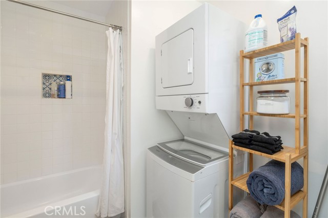 Detail Gallery Image 7 of 9 For 203 41st St, Manhattan Beach,  CA 90266 - 1 Beds | 1 Baths